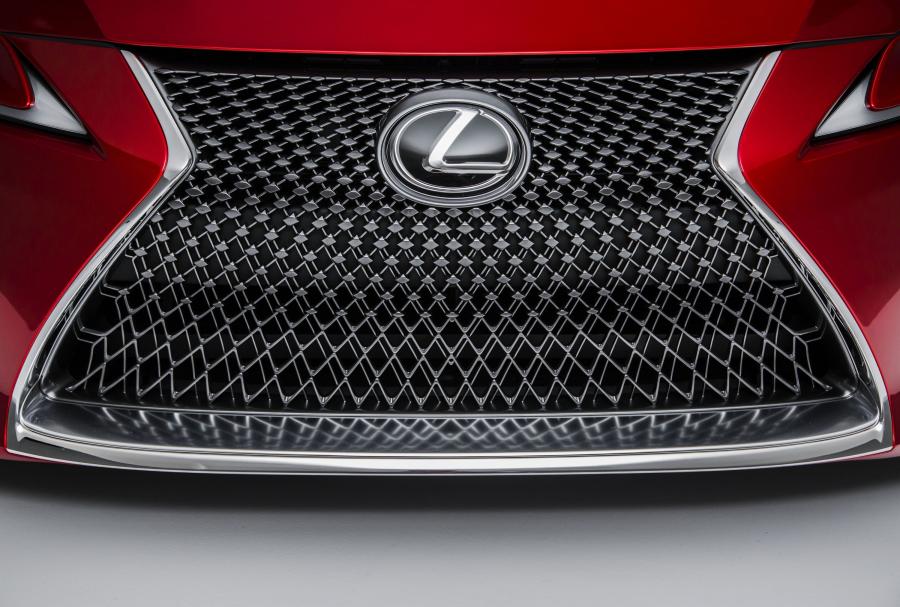 Детали экстерьера Lexus LC500 2016 года  (фото 44 из 74)